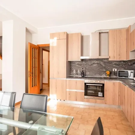 Appartement Guesthost - Le Tre Ninfee Di Pusiano! Free Parking *